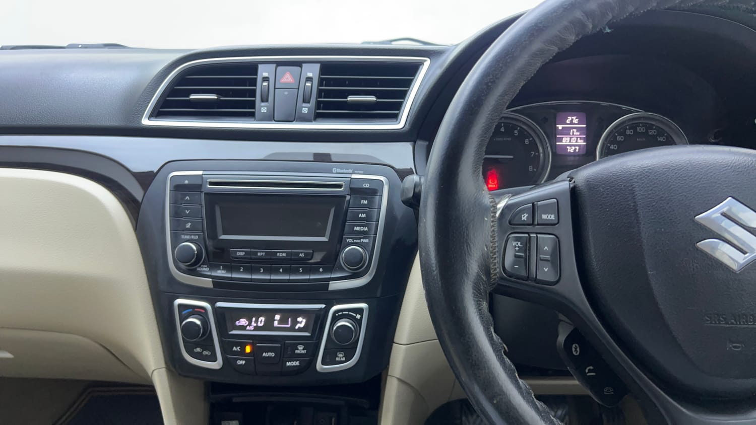 Used 2018 Maruti Suzuki Ciaz Zeta 1.4 MT Petrol Manual interior MUSIC SYSTEM & AC CONTROL VIEW