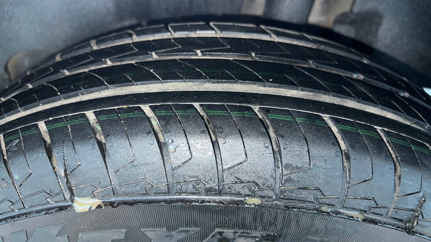 Used 2018 Maruti Suzuki Swift VXi AMT Petrol Automatic tyres LEFT REAR TYRE TREAD VIEW