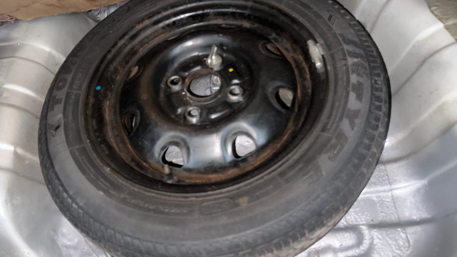 Used 2012 Maruti Suzuki Estilo VXi BS-IV Petrol Manual tyres SPARE TYRE VIEW