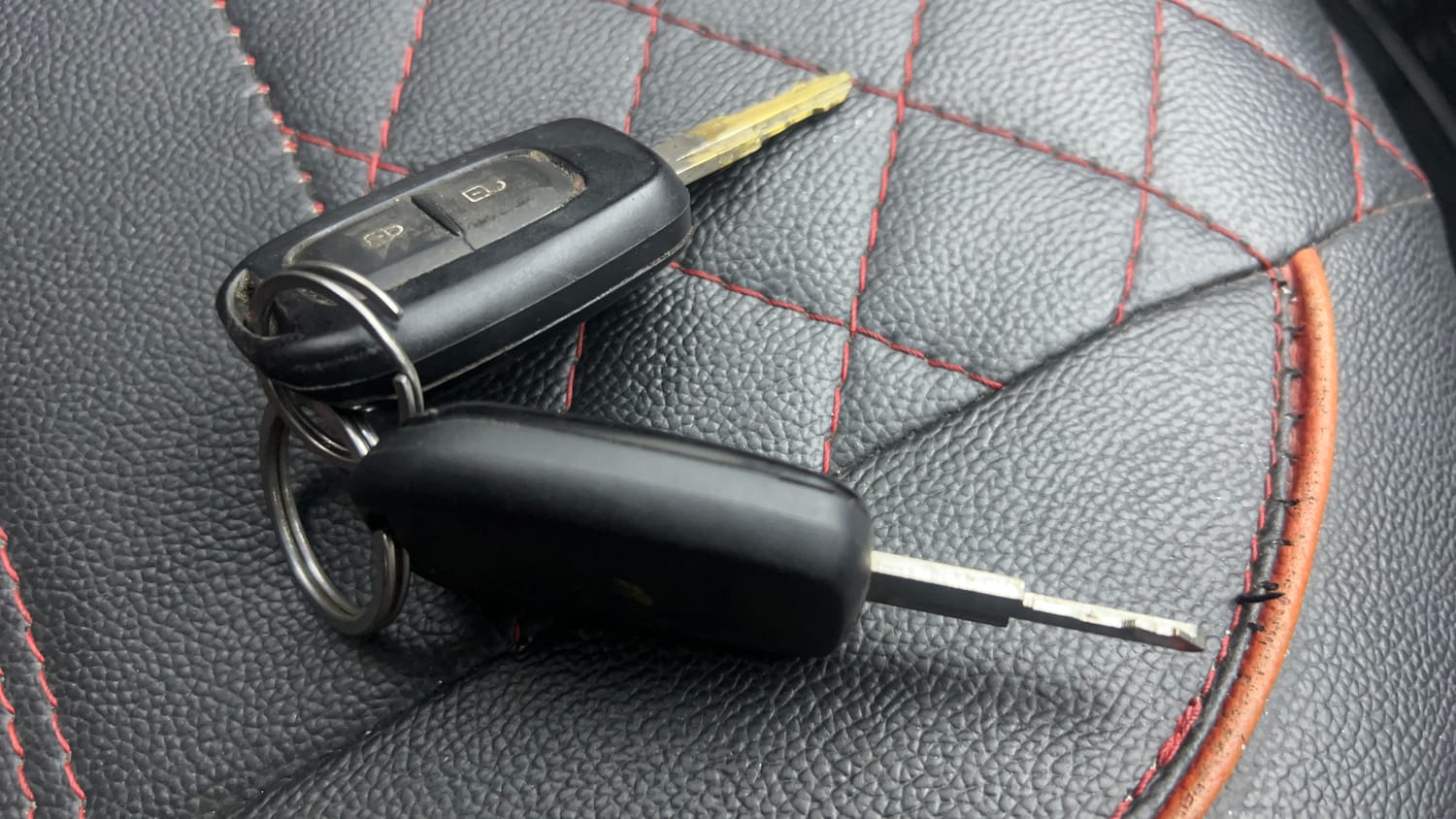 Used 2020 Renault Kwid RXT 1.0 AMT Opt Petrol Automatic extra CAR KEY VIEW