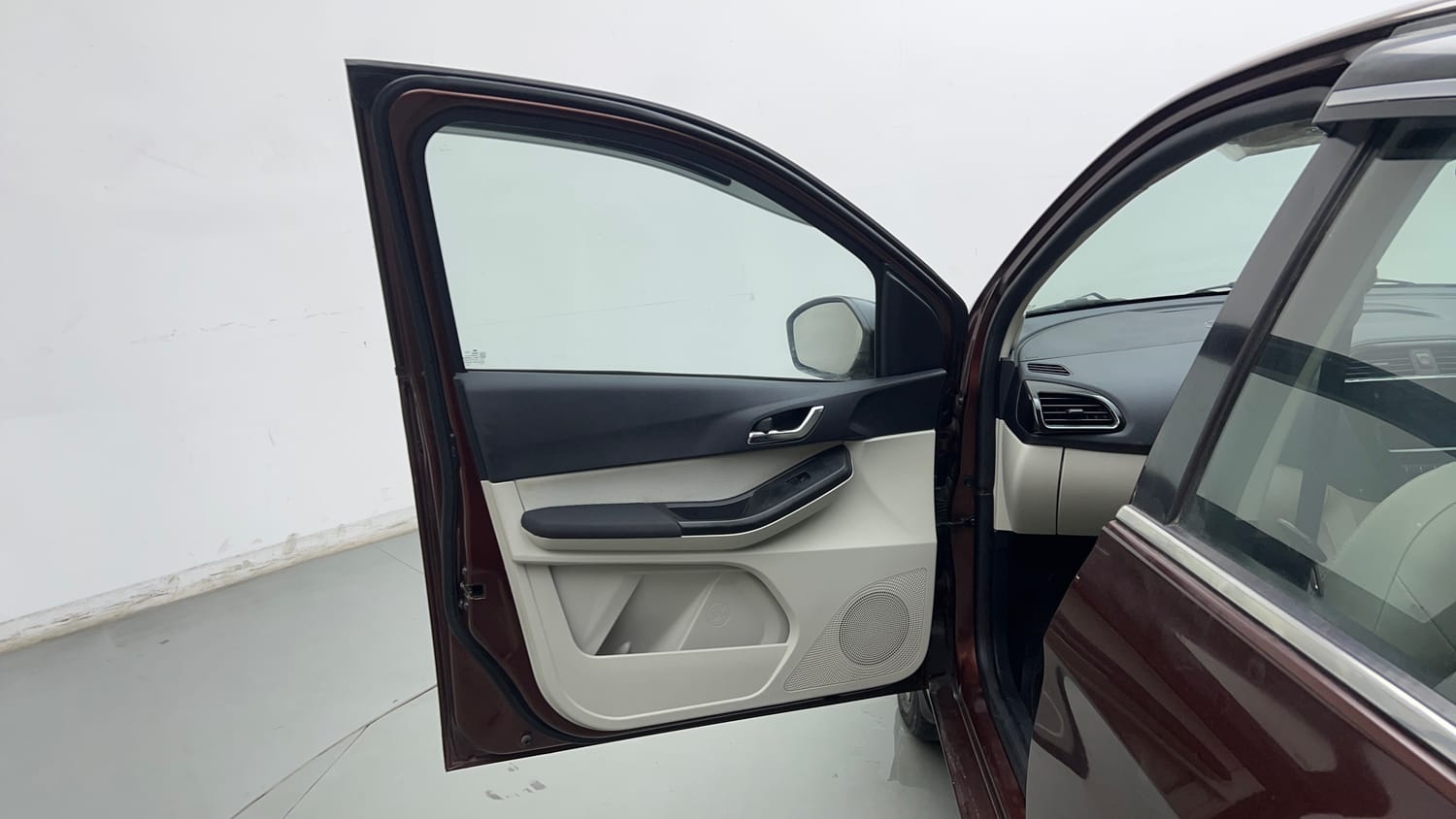 Used 2023 Tata Tigor XZ Plus CNG Leatherette Pack Cng Manual interior LEFT FRONT DOOR OPEN VIEW