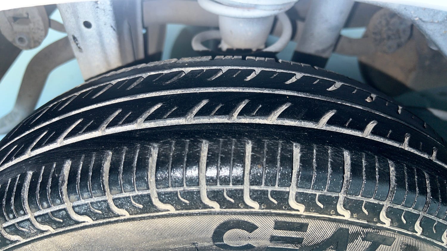 Used 2015 Maruti Suzuki Alto 800 Lxi Petrol Manual tyres RIGHT REAR TYRE TREAD VIEW