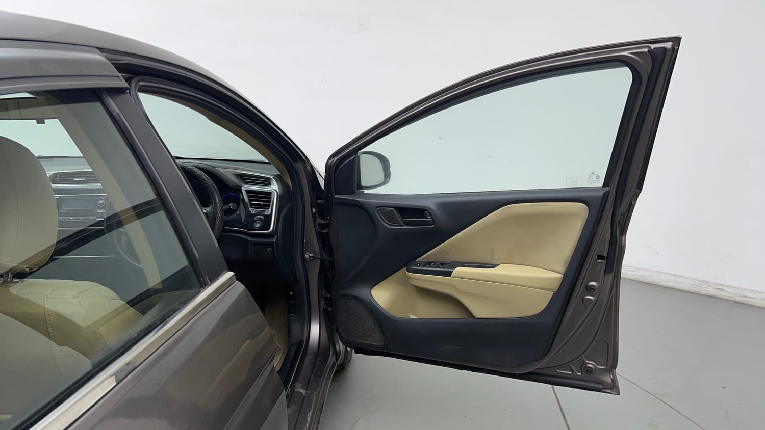Used 2015 Honda City SV Petrol Manual interior RIGHT FRONT DOOR OPEN VIEW