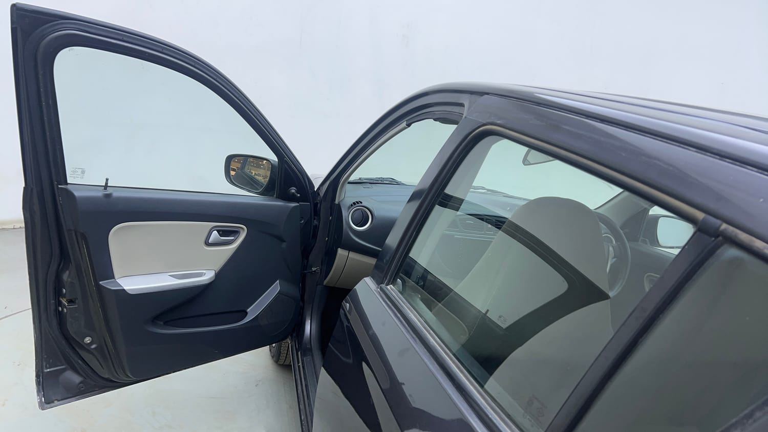 Used 2015 Maruti Suzuki Alto K10 VXi Petrol Manual interior LEFT FRONT DOOR OPEN VIEW