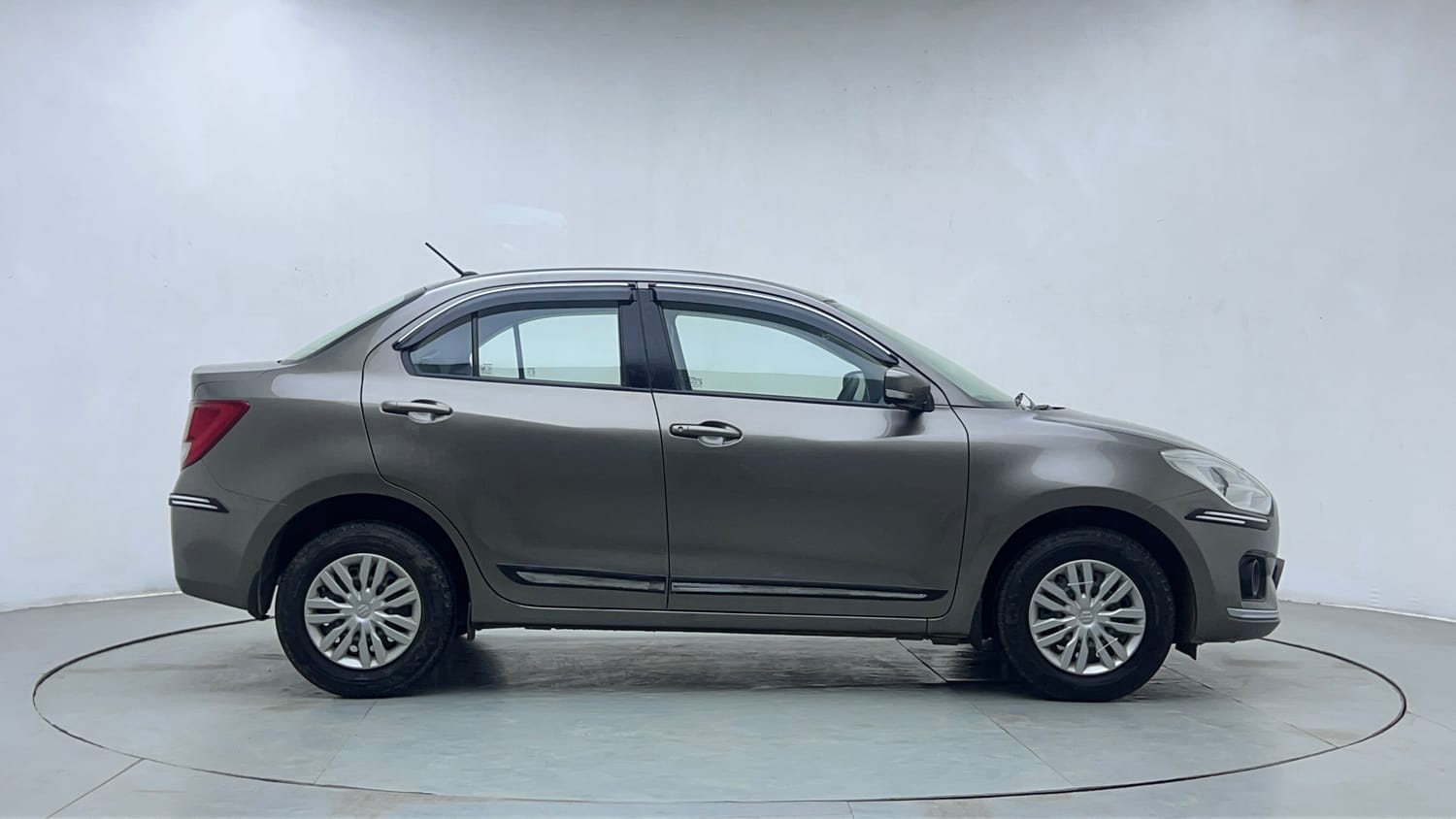 Used 2019 Maruti Suzuki Dzire VXi AMT Petrol Automatic exterior RIGHT SIDE VIEW
