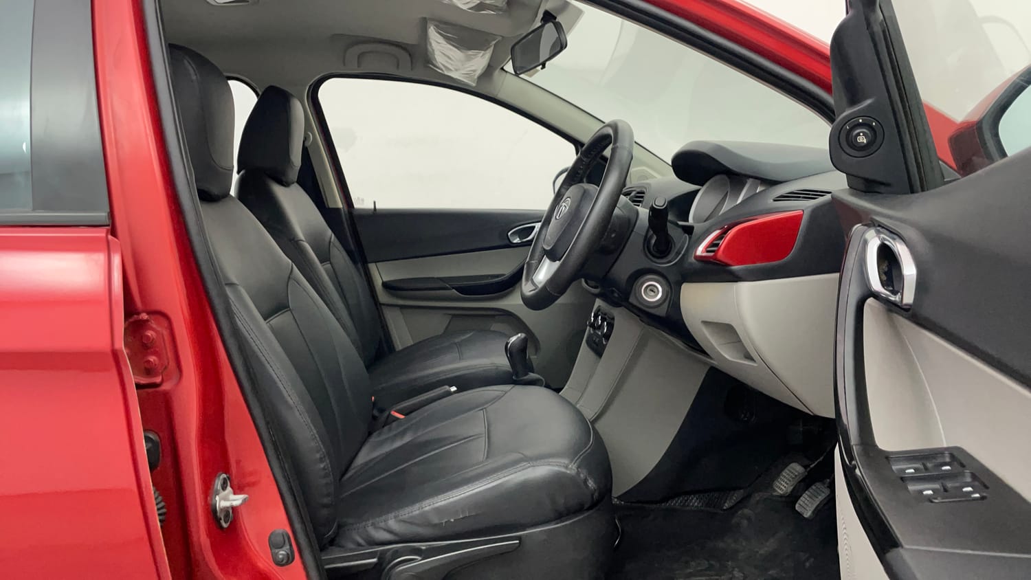 Used 2017 Tata Tiago Revotron XZ Petrol Manual interior RIGHT SIDE FRONT DOOR CABIN VIEW