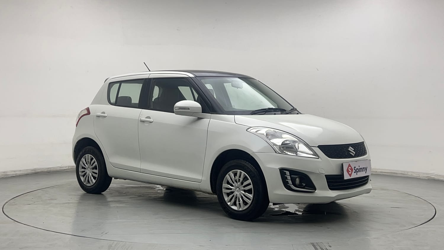Used 2015 Maruti Suzuki Swift VXi Petrol Manual exterior RIGHT FRONT CORNER VIEW