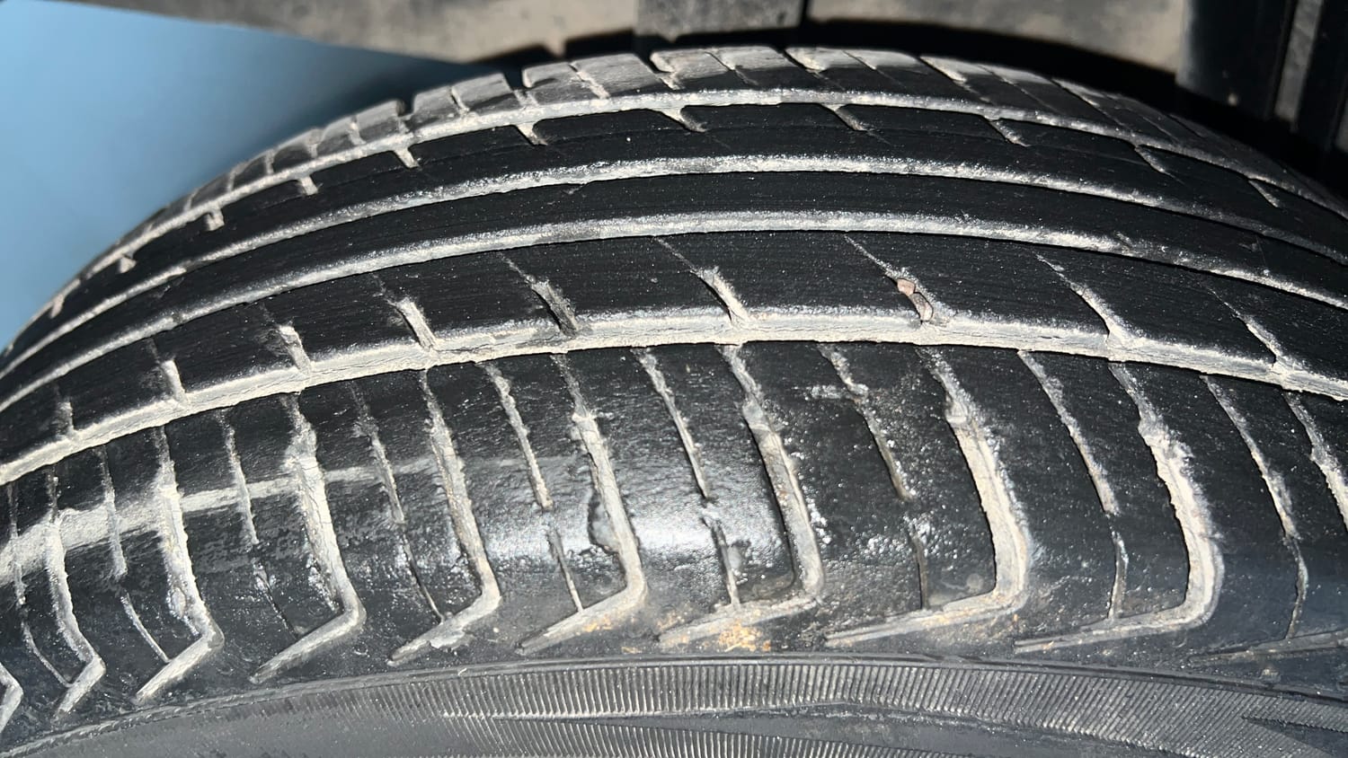 Used 2018 Renault Kwid CLIMBER 1.0 Petrol Manual tyres RIGHT REAR TYRE TREAD VIEW
