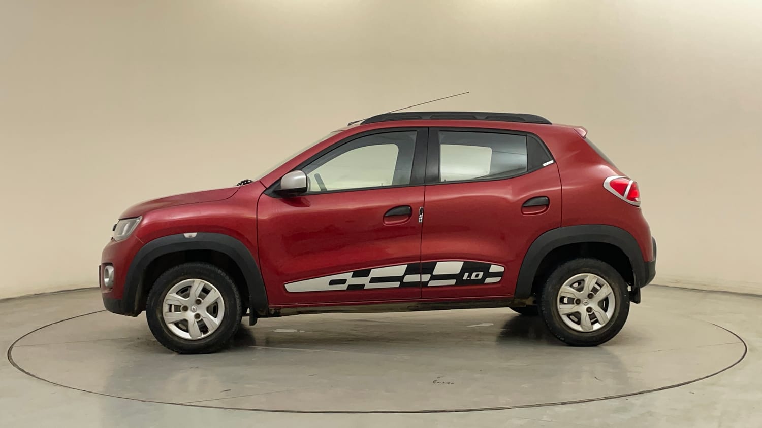 Used 2016 Renault Kwid 1.0 RXT Petrol Manual exterior LEFT SIDE VIEW