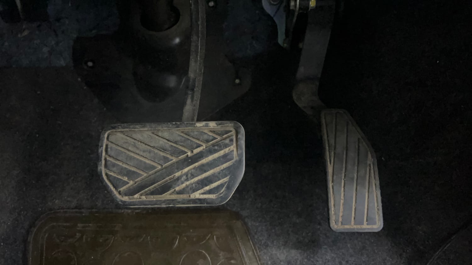 Used 2016 Maruti Suzuki Celerio VXi AMT Petrol Automatic interior PEDALS VIEW