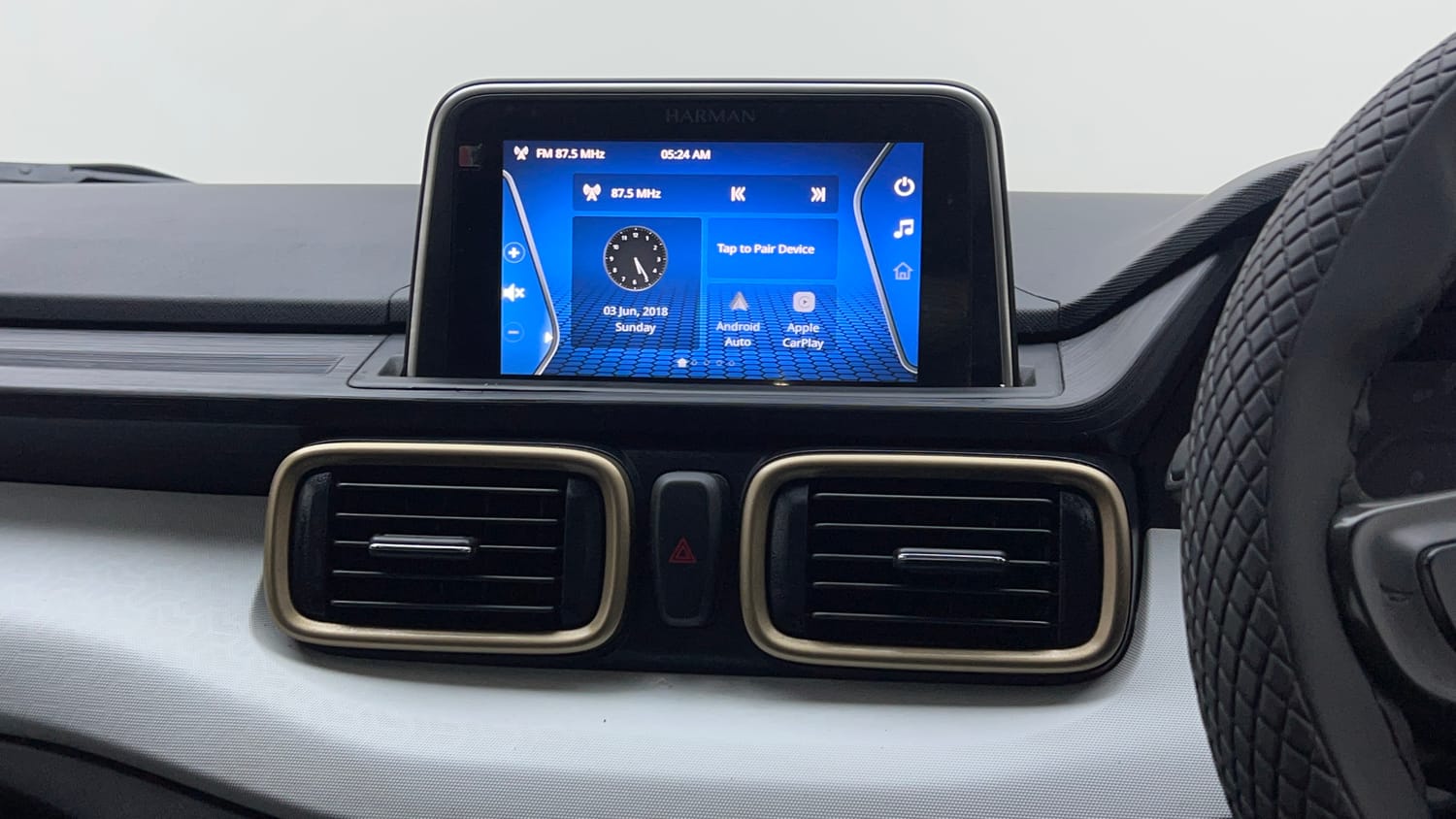 Used 2024 Tata Punch Accomplished iCNG Cng Manual top_features Integrated (in-dash) music system