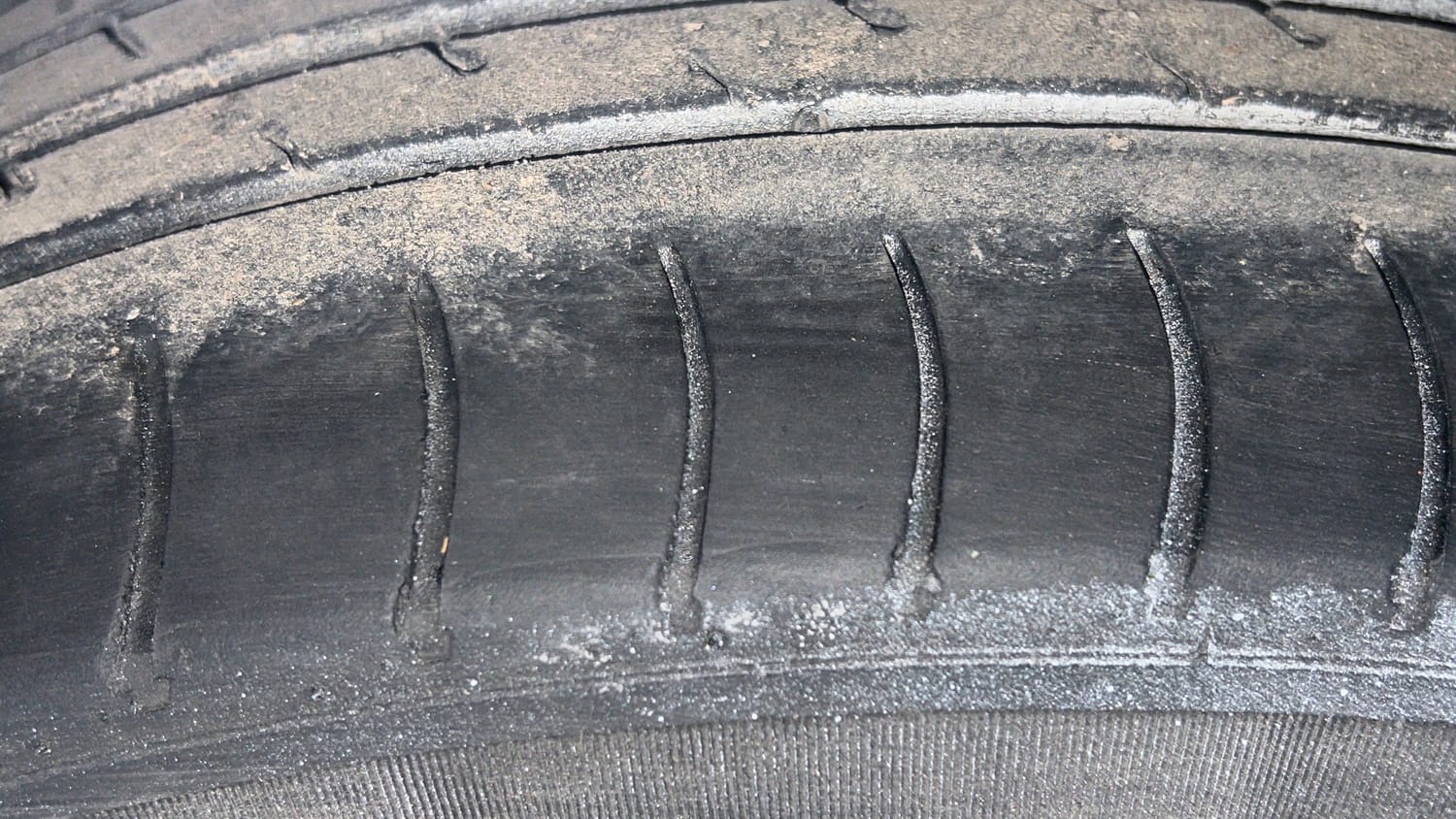 Used 2017 Tata Tiago Revotron XT Petrol Manual tyres LEFT REAR TYRE TREAD VIEW