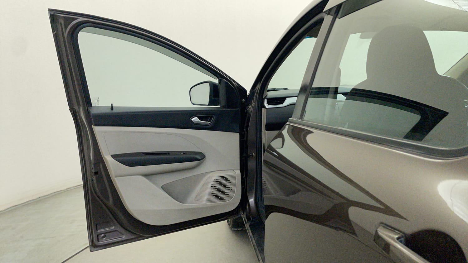Used 2022 Renault Triber RXZ EASY-R AMT Dual Tone Petrol Automatic interior LEFT FRONT DOOR OPEN VIEW