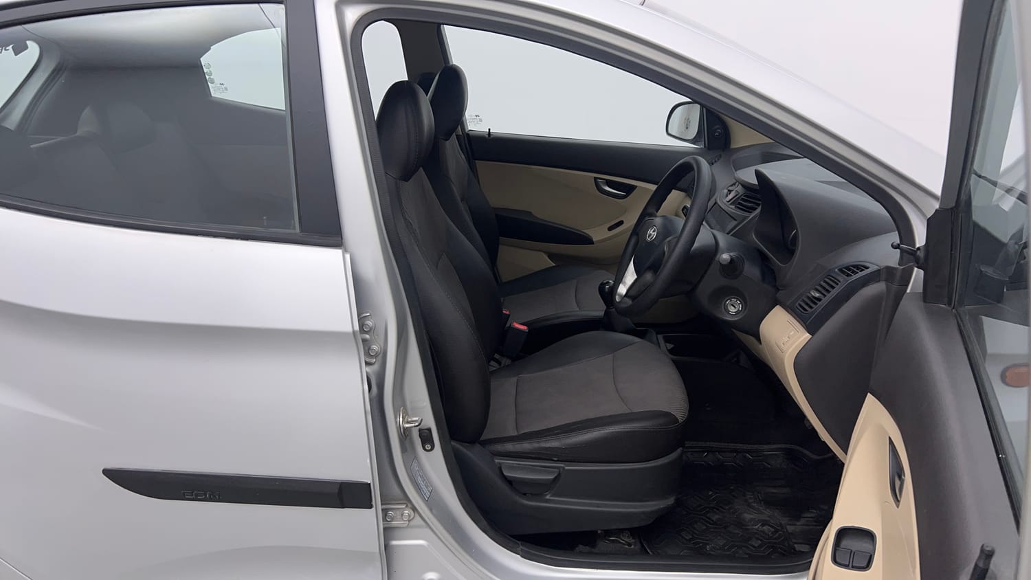 Used 2014 Hyundai Eon Sportz Petrol Manual interior RIGHT SIDE FRONT DOOR CABIN VIEW