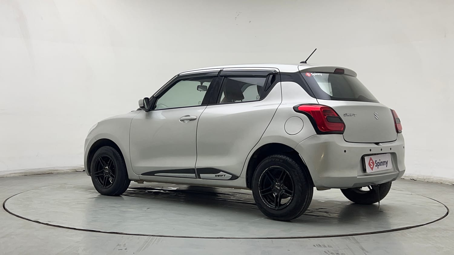 Used 2018 Maruti Suzuki Swift VXi AMT Petrol Automatic exterior LEFT REAR CORNER VIEW