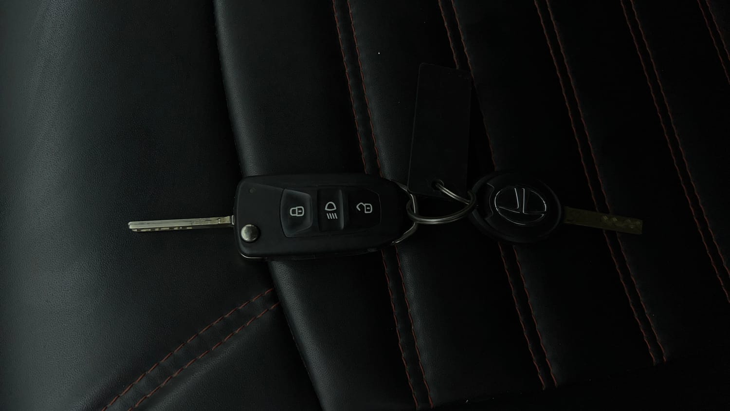 Used 2021 Tata Tiago LE Petro l+ CNG(Outside Fitted) Cng Manual extra CAR KEY VIEW
