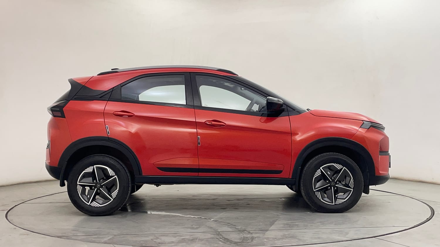 Used 2024 Tata Nexon Creative Plus S 1.2 Revotron Petrol 6AMT Petrol Automatic exterior RIGHT SIDE VIEW