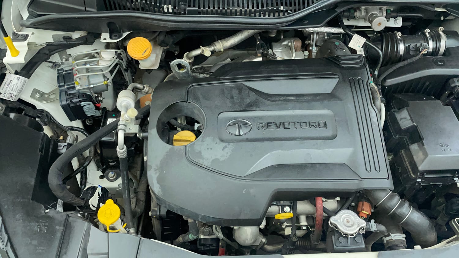Used 2023 Tata Altroz XZ Plus (S) Diesel Diesel Manual engine ENGINE RIGHT SIDE VIEW