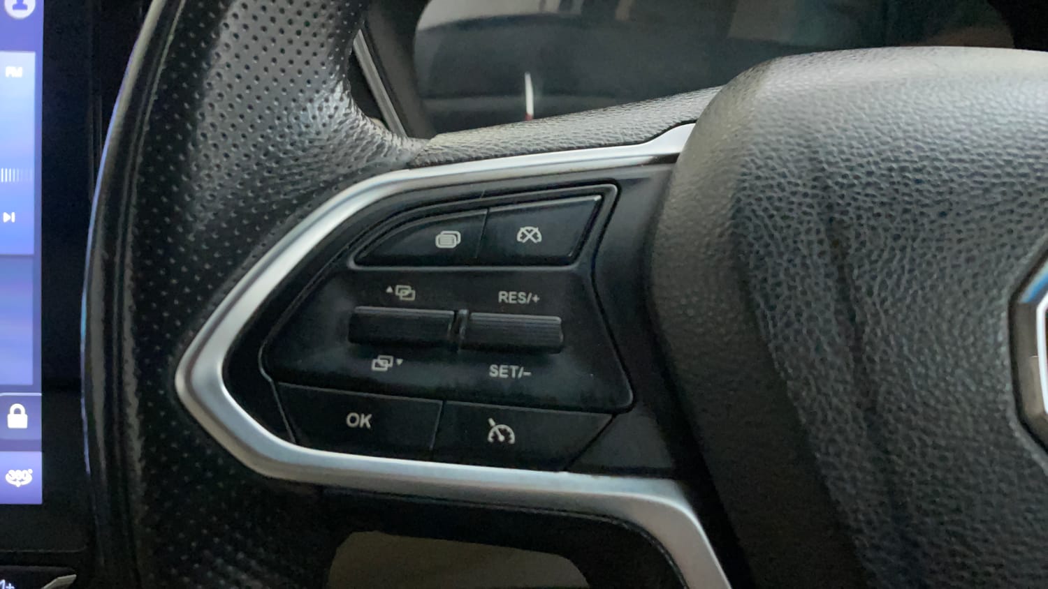 Used 2022 MG Motors Hector Sharp 1.5 Petrol Turbo Hybrid MT Hybrid Manual top_features Cruise control