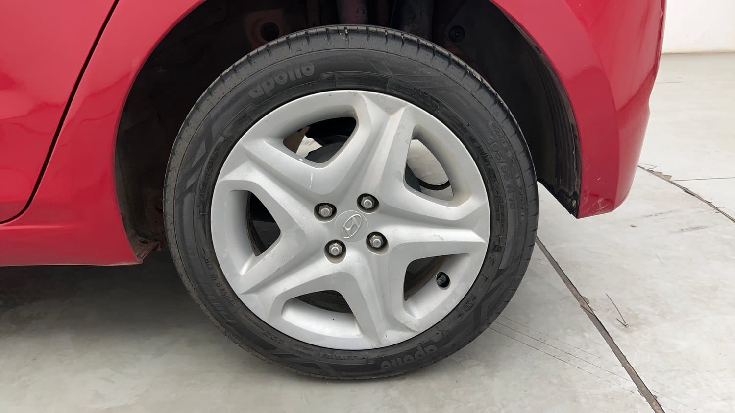 Used 2017 Hyundai Elite i20 Asta 1.2 Petrol Manual tyres LEFT REAR TYRE RIM VIEW