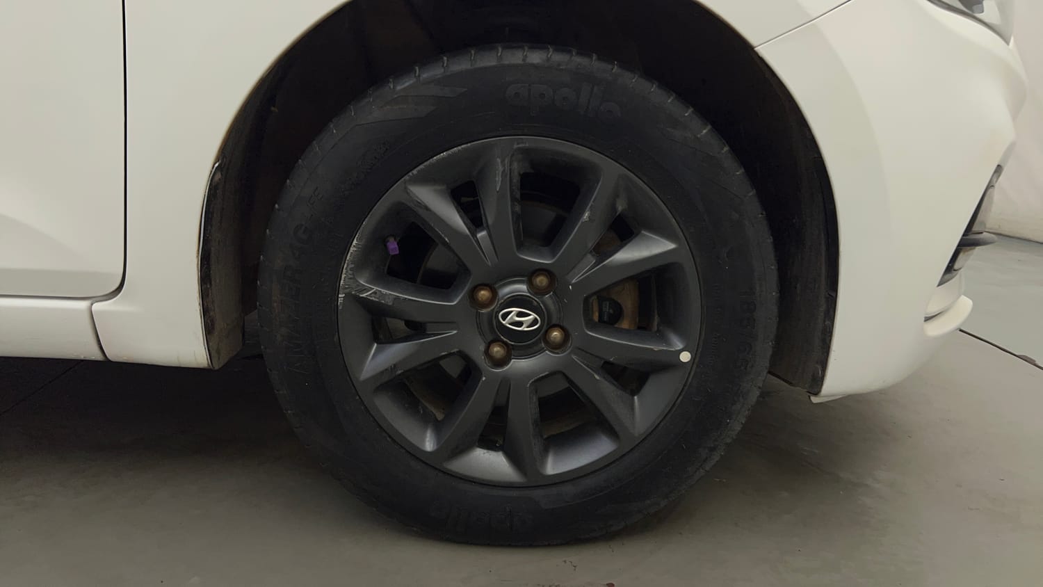 Used 2020 Hyundai Elite i20 Sportz Plus 1.2 Petrol Manual tyres RIGHT FRONT TYRE RIM VIEW