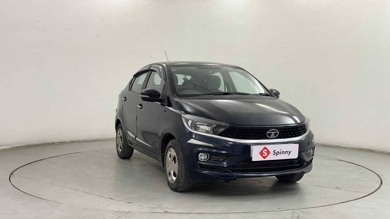 Used 2022 Tata Tigor XZ CNG Cng Manual exterior RIGHT FRONT CORNER VIEW