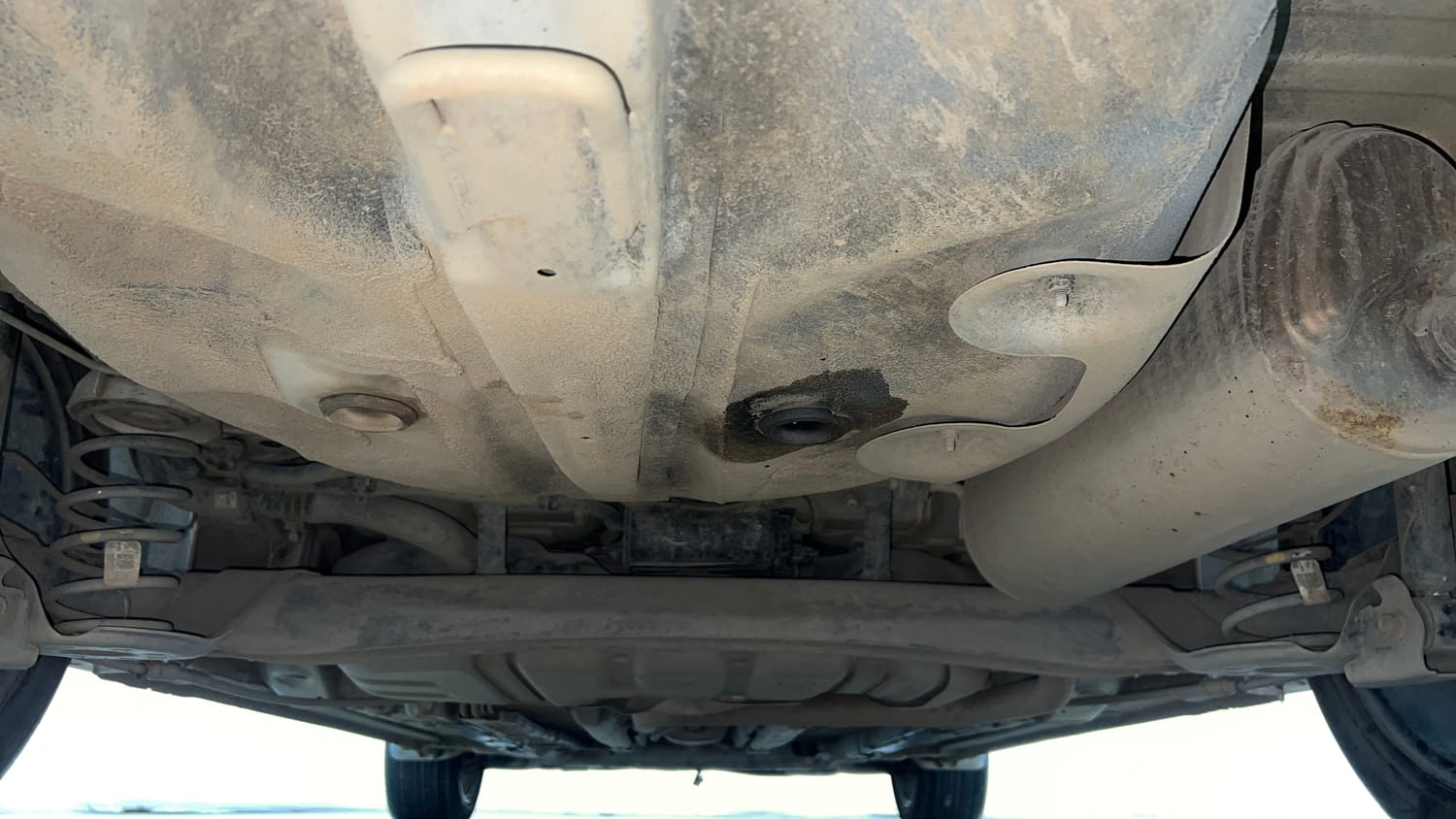Used 2019 Hyundai Verna EX 1.4 VTVT Petrol Manual extra REAR UNDERBODY VIEW (TAKEN FROM REAR)