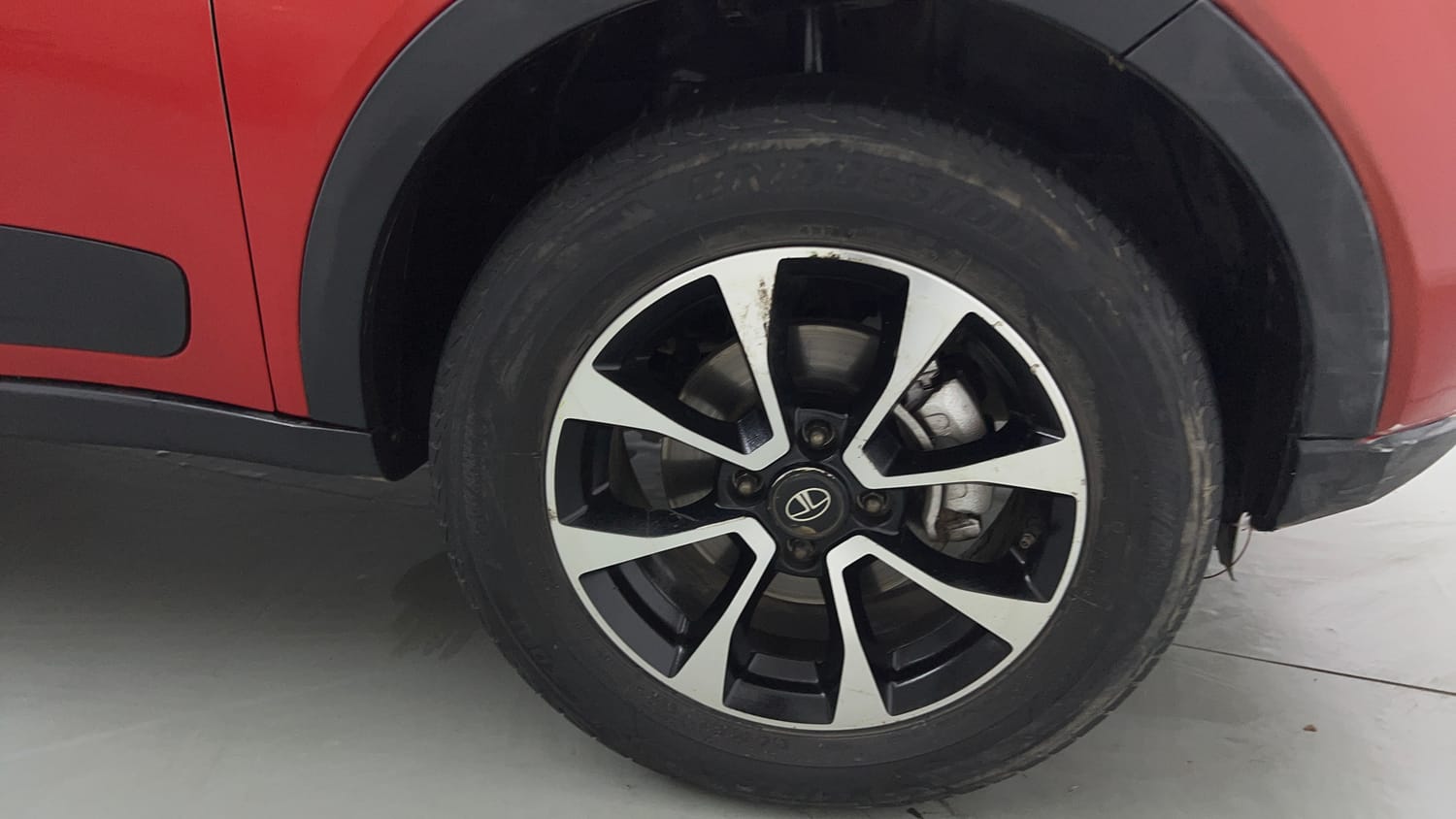 Used 2021 Tata Nexon XZ Plus (S) Petrol Manual tyres RIGHT FRONT TYRE RIM VIEW