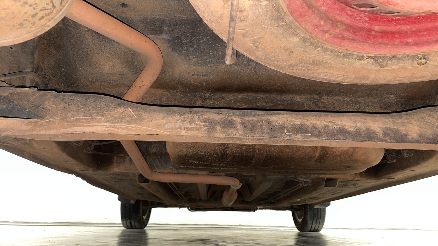 Used 2022 Renault Triber RXZ EASY-R AMT Dual Tone Petrol Automatic extra REAR UNDERBODY VIEW (TAKEN FROM REAR)