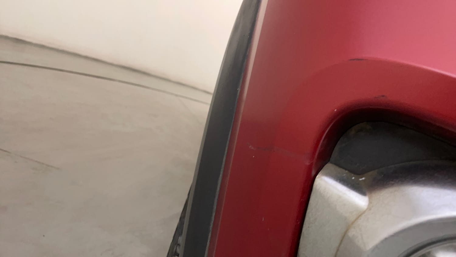 Used 2016 Renault Kwid 1.0 RXT Petrol Manual dents MINOR SCRATCH