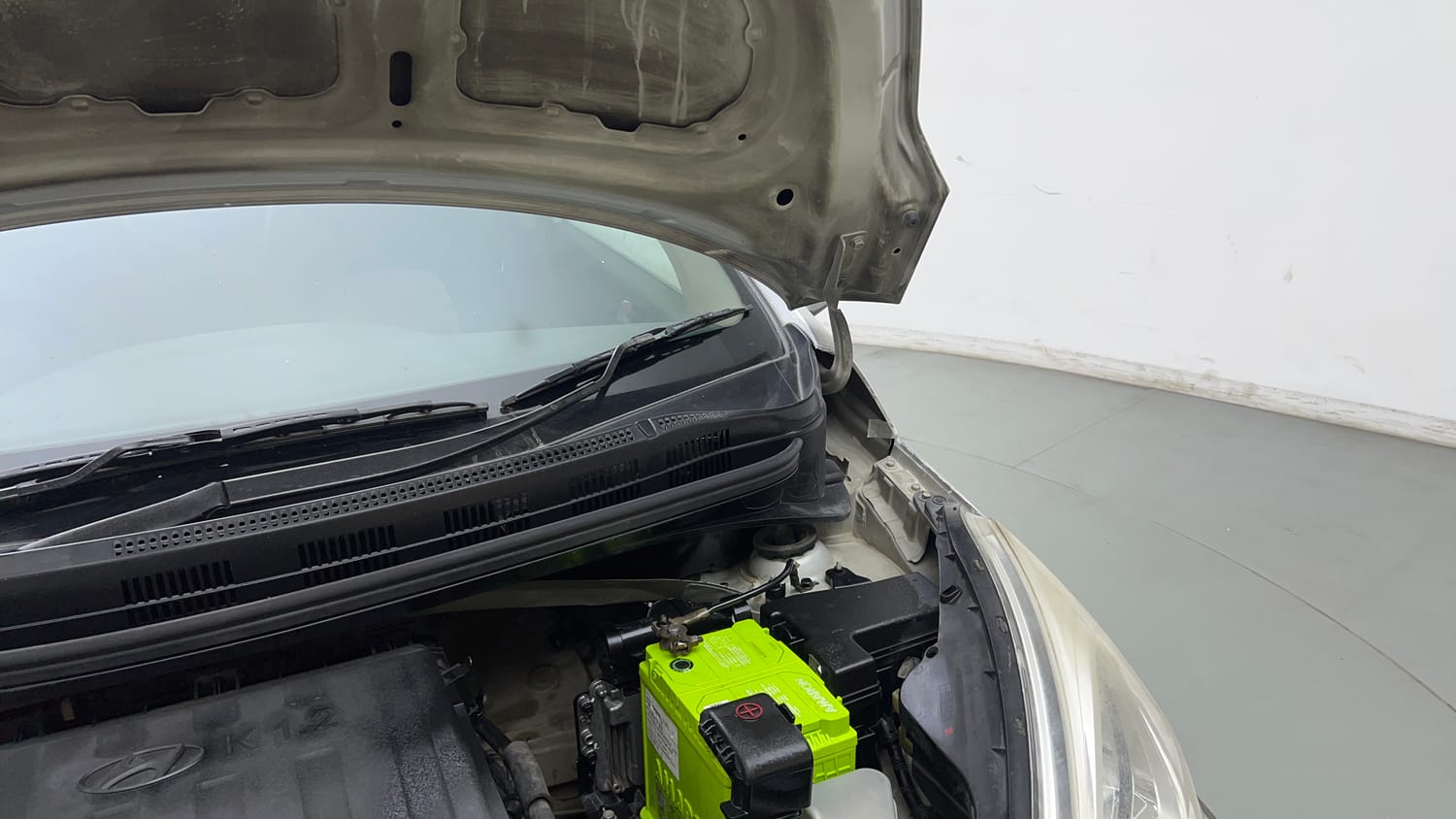 Used 2015 Hyundai Grand i10 Asta AT 1.2 Kappa VTVT Petrol Automatic engine ENGINE LEFT SIDE HINGE & APRON VIEW