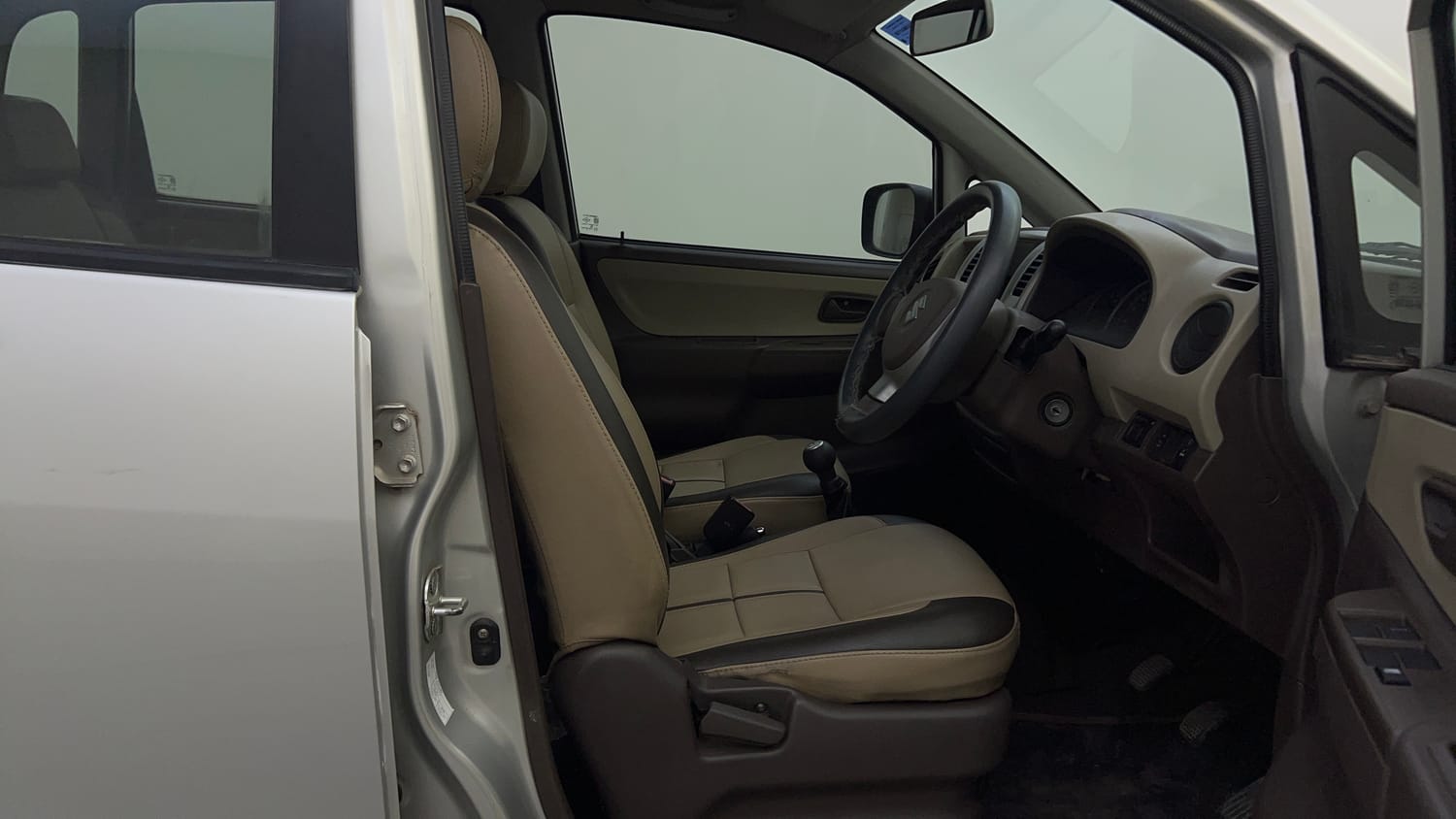 Used 2012 Maruti Suzuki Estilo VXi BS-IV Petrol Manual interior RIGHT SIDE FRONT DOOR CABIN VIEW