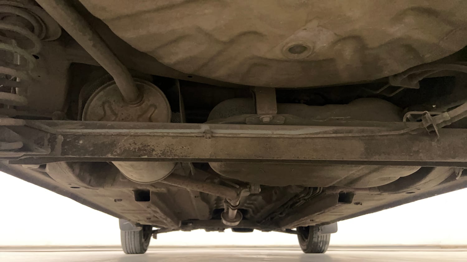 Used 2017 Renault Kwid RXL Petrol Manual extra REAR UNDERBODY VIEW (TAKEN FROM REAR)
