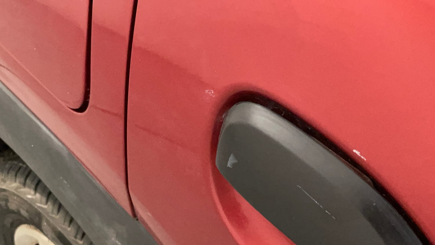 Used 2016 Renault Kwid 1.0 RXT Petrol Manual dents MINOR SCRATCH