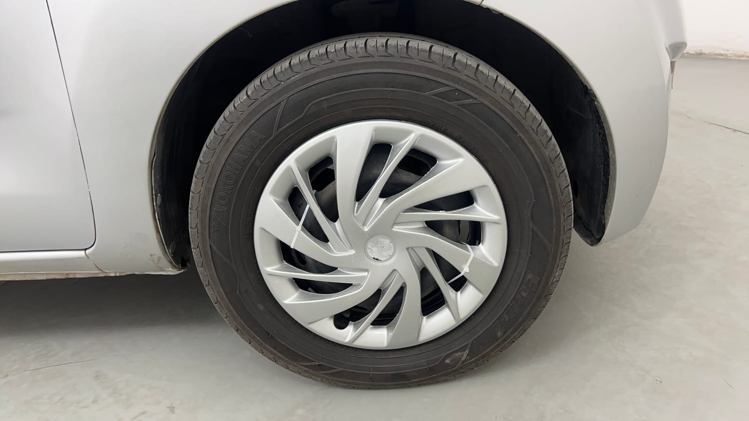 Used 2017 Datsun Redi-GO T (O) Petrol Manual tyres RIGHT FRONT TYRE RIM VIEW