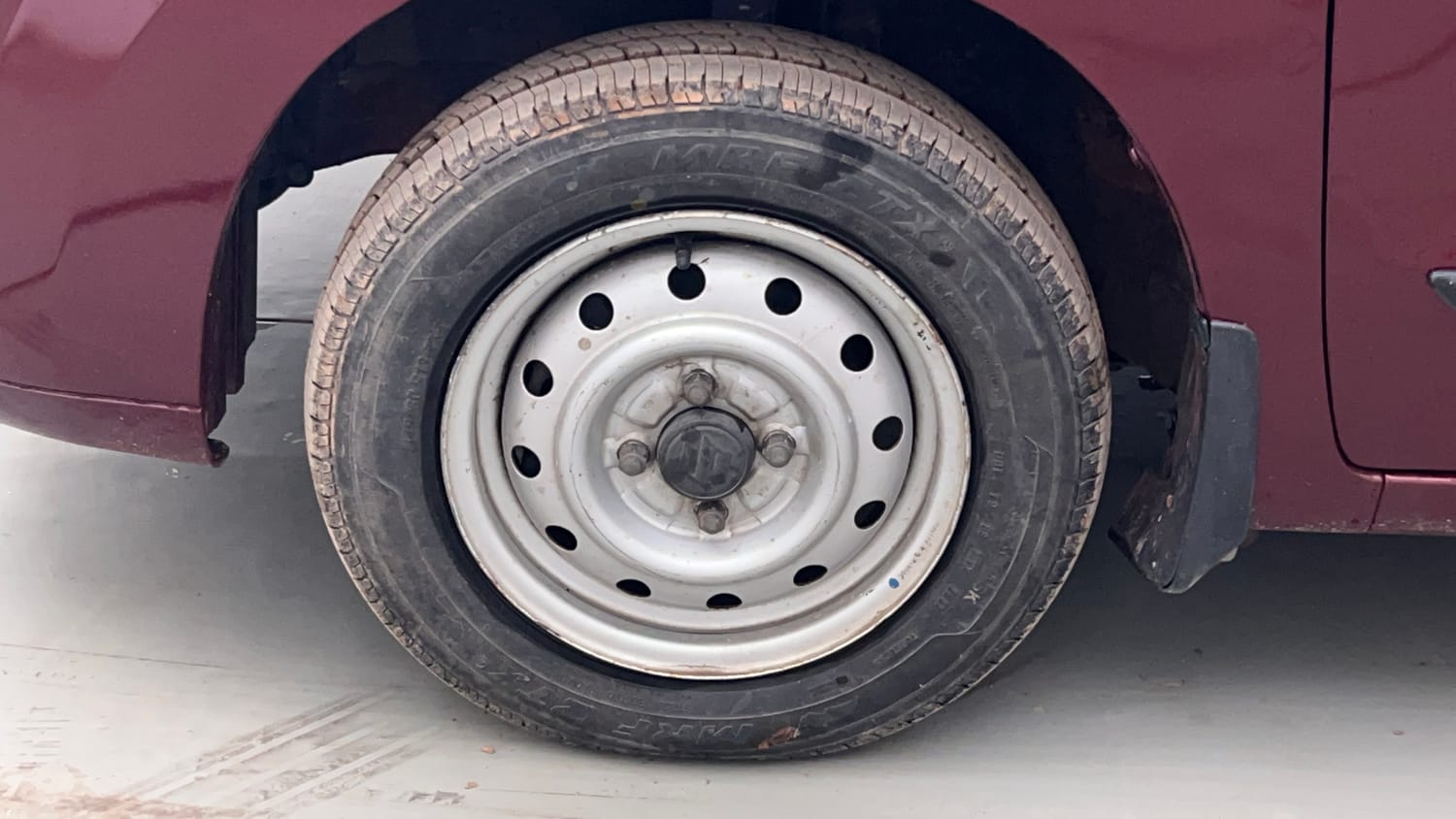 Used 2012 Maruti Suzuki Wagon R LXi Petrol Manual tyres LEFT FRONT TYRE RIM VIEW