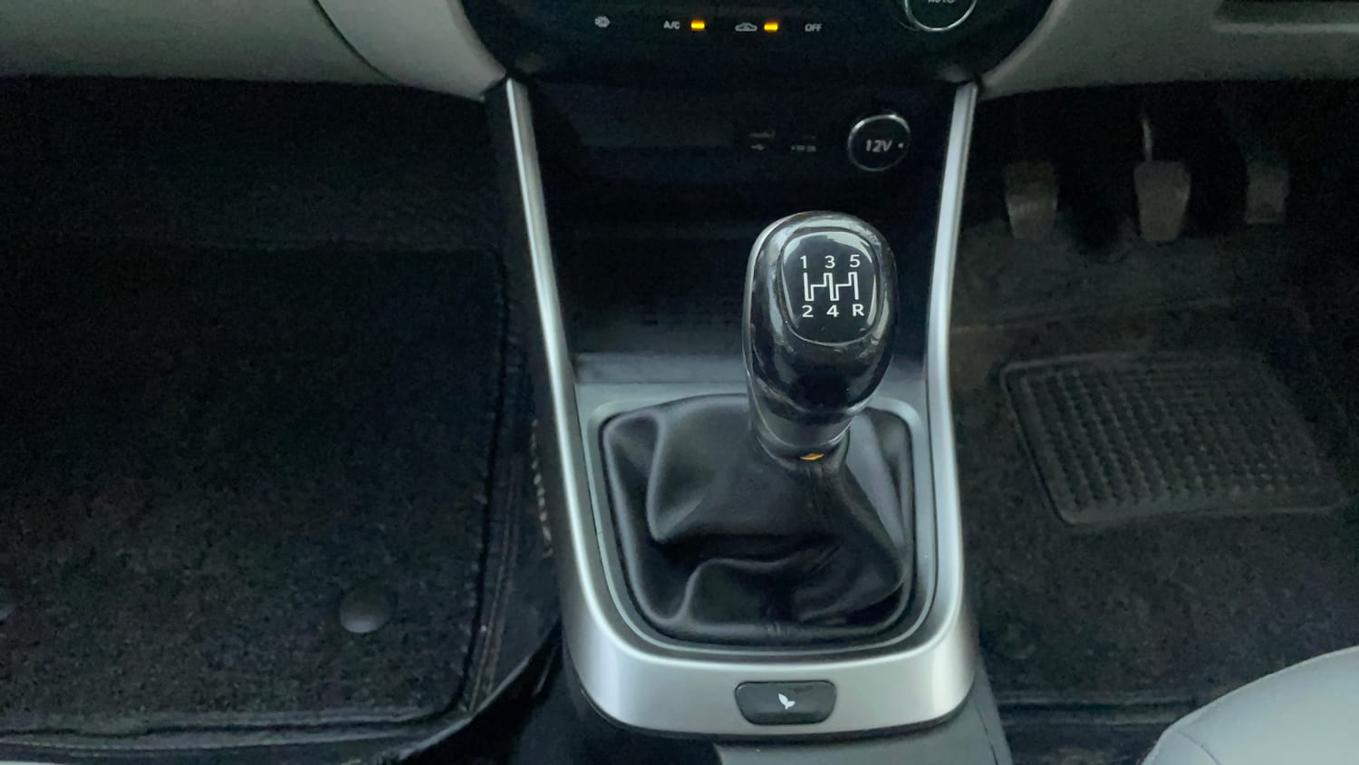 Used 2023 Tata Altroz XZ Plus (S) Diesel Diesel Manual interior GEAR  KNOB VIEW