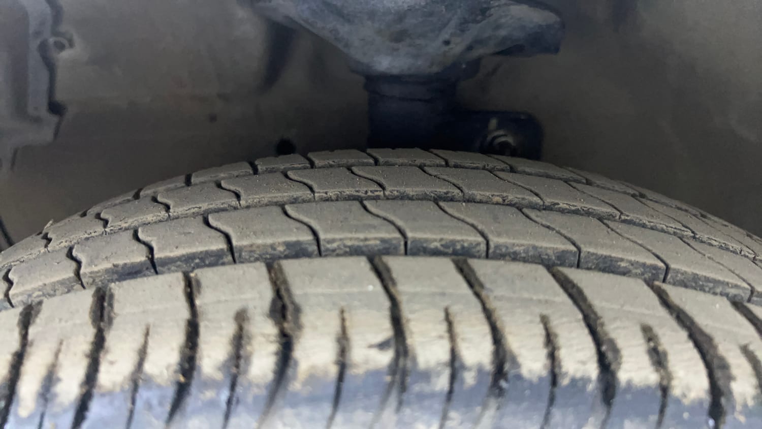 Used 2016 Maruti Suzuki Celerio VXi AMT Petrol Automatic tyres LEFT FRONT TYRE TREAD VIEW