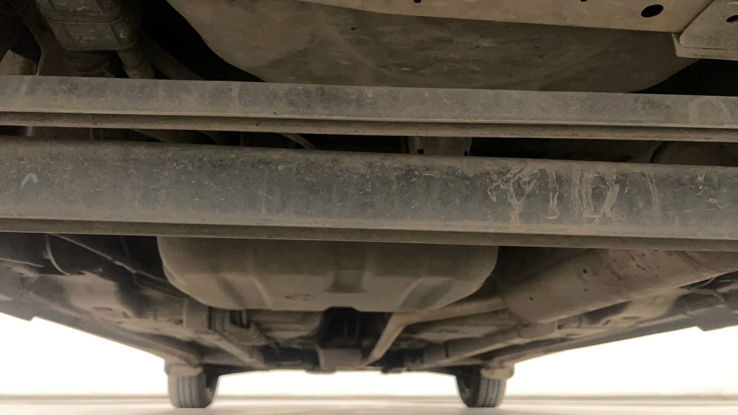 Used 2016 Hyundai Eon Magna Petrol Manual extra REAR UNDERBODY VIEW (TAKEN FROM REAR)