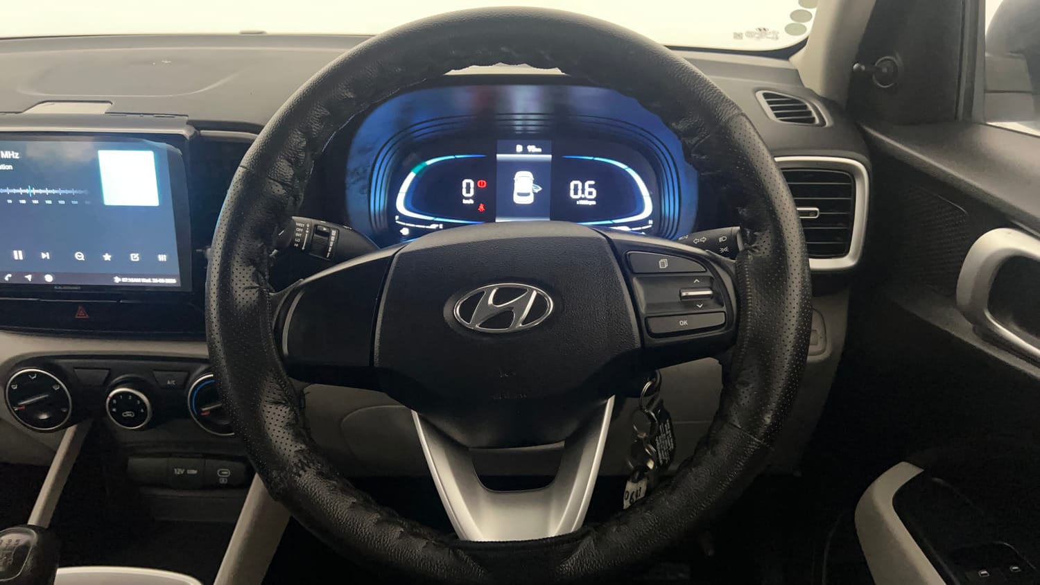 Used 2025 Hyundai Venue E 1.2 Petrol Petrol Manual interior STEERING VIEW