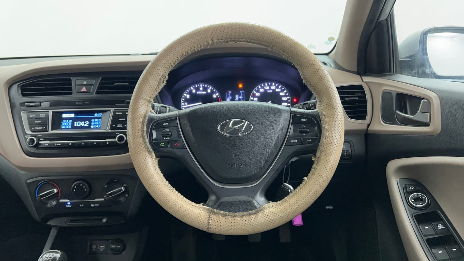 Used 2017 Hyundai Elite i20 Sportz 1.2 Petrol Manual interior STEERING VIEW