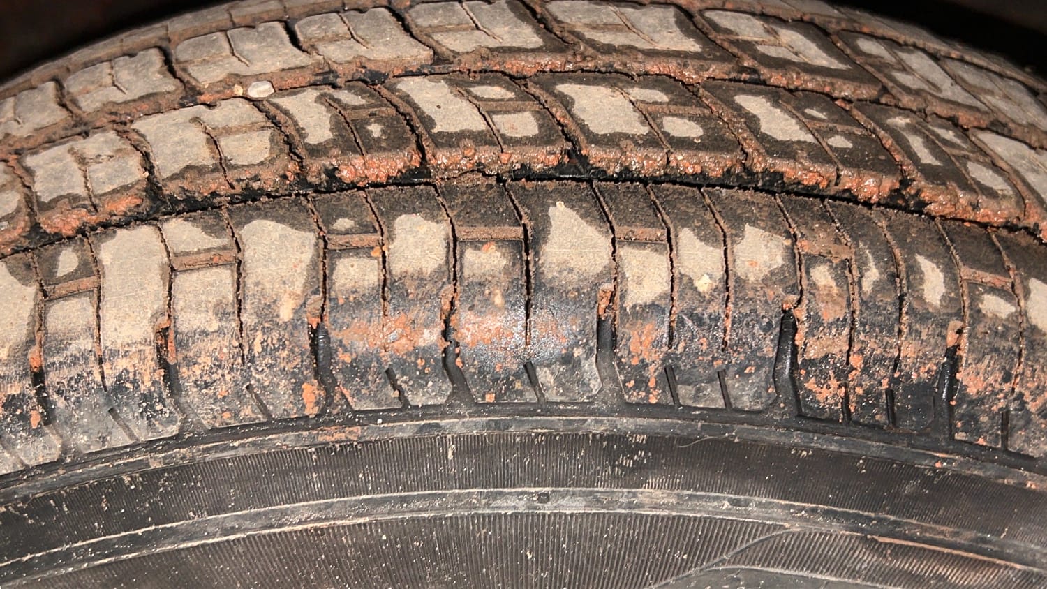 Used 2012 Maruti Suzuki Wagon R LXi Petrol Manual tyres RIGHT FRONT TYRE TREAD VIEW
