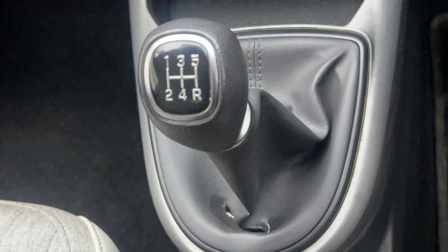 Used 2021 Hyundai Grand i10 Nios Sportz 1.2 Kappa VTVT CNG Cng Manual interior GEAR  KNOB VIEW