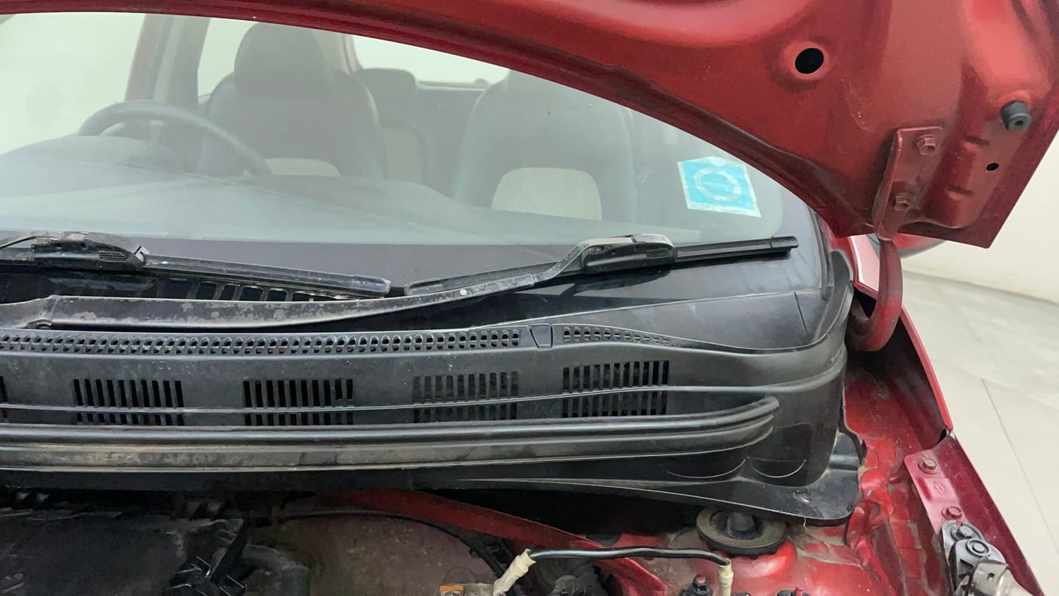 Used 2018 Hyundai Grand i10 Magna 1.2 Kappa VTVT Petrol Manual engine ENGINE LEFT SIDE HINGE & APRON VIEW