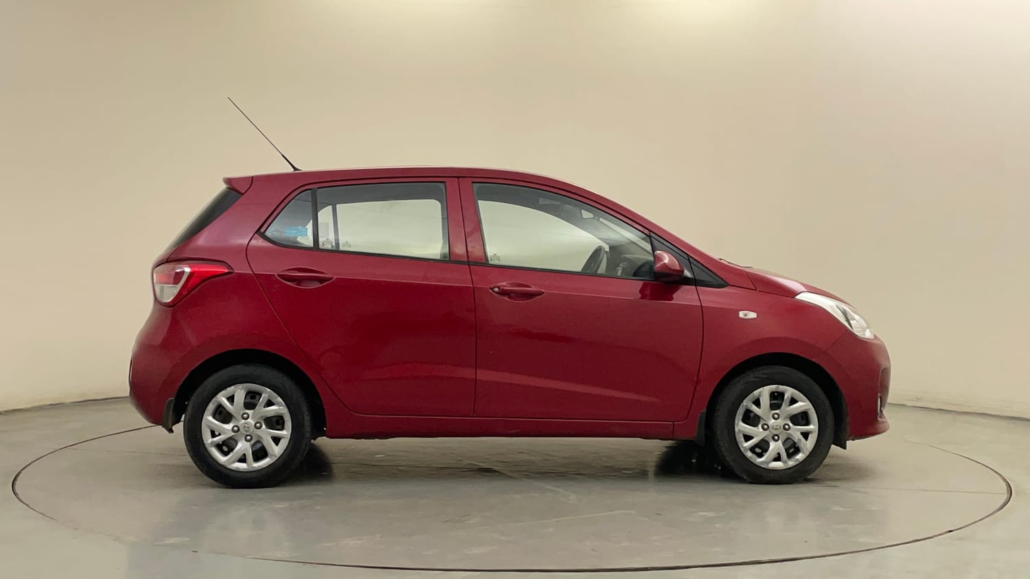 Used 2018 Hyundai Grand i10 Magna 1.2 Kappa VTVT Petrol Manual exterior RIGHT SIDE VIEW