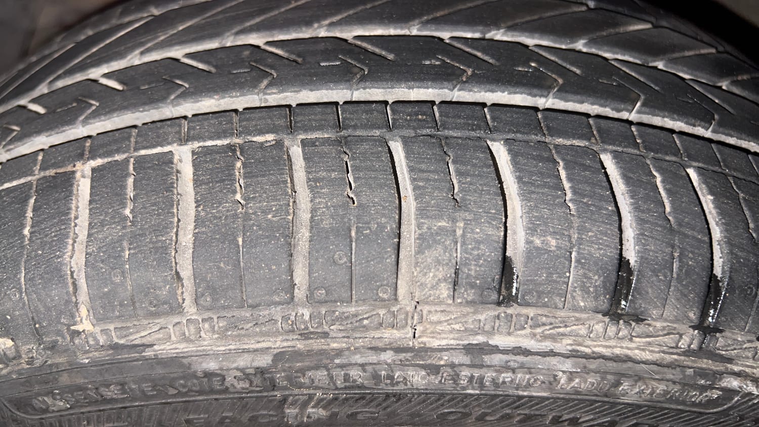 Used 2015 Hyundai Grand i10 Asta 1.2 Kappa VTVT Petrol Manual tyres LEFT FRONT TYRE TREAD VIEW