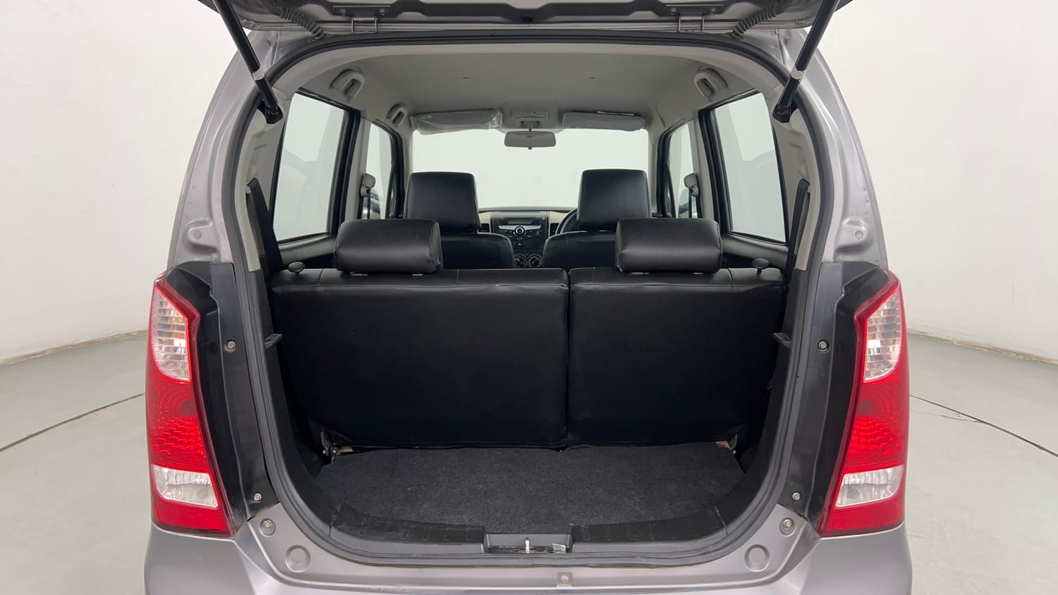 Used 2017 Maruti Suzuki Wagon R 1.0 VXI AMT (O) Petrol Automatic interior DICKY INSIDE VIEW