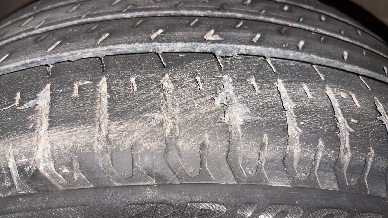 Used 2020 Hyundai Verna SX 1.5 MPi Petrol Manual tyres LEFT FRONT TYRE TREAD VIEW