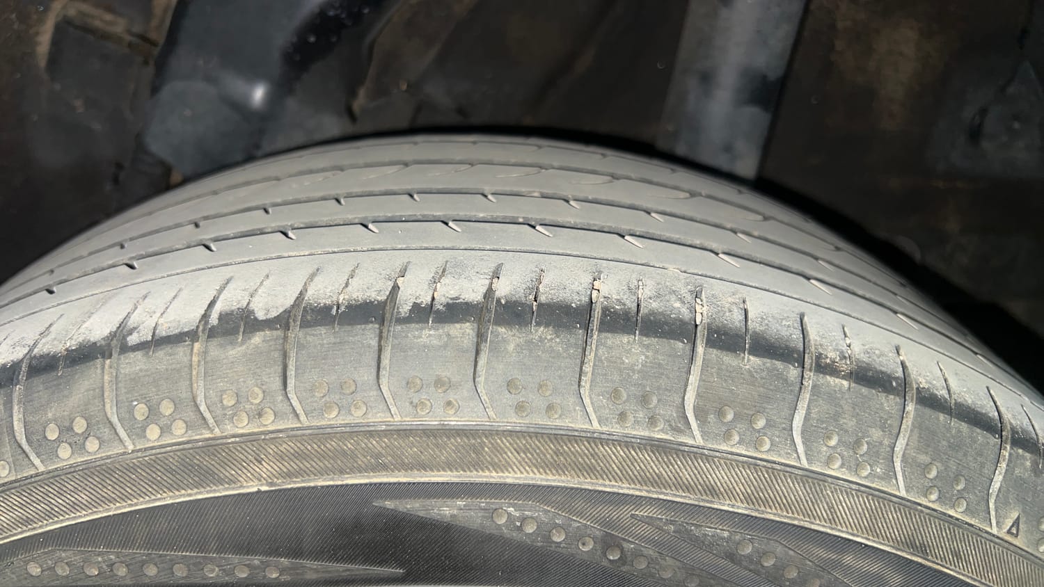 Used 2021 Hyundai Venue SX (O) 1.5 CRDi Diesel Manual tyres LEFT REAR TYRE TREAD VIEW