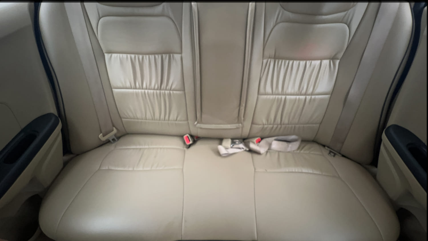 Used 2017 Honda Amaze 1.2 S i-VTEC Opt Petrol Manual interior REAR SEAT CONDITION VIEW